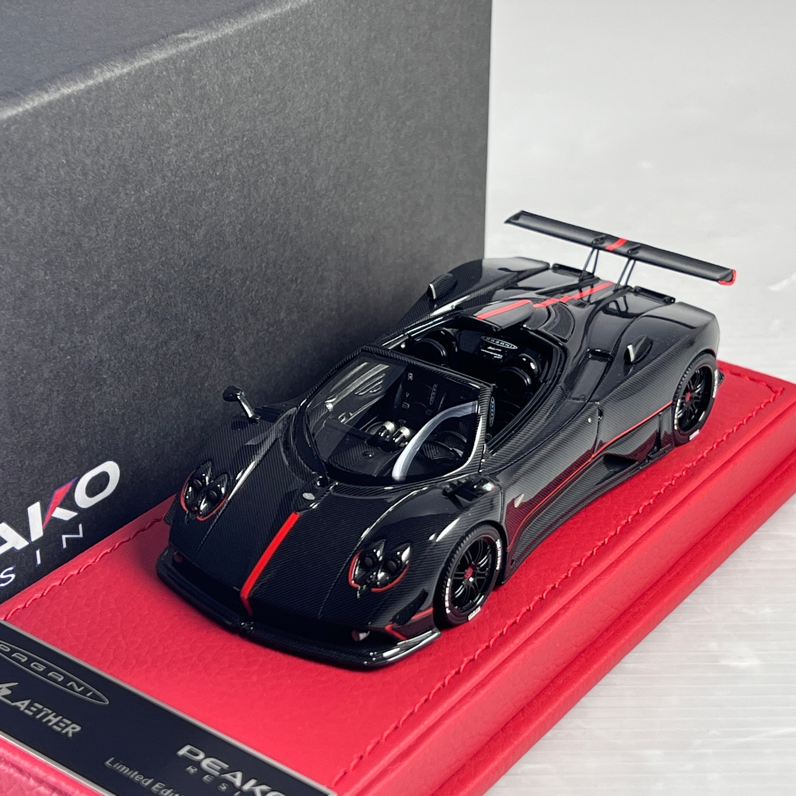 PEAKO 1:43 Pagani Zonda 760 Roadster Aether Full Carbon / UNICA Blue Carbon