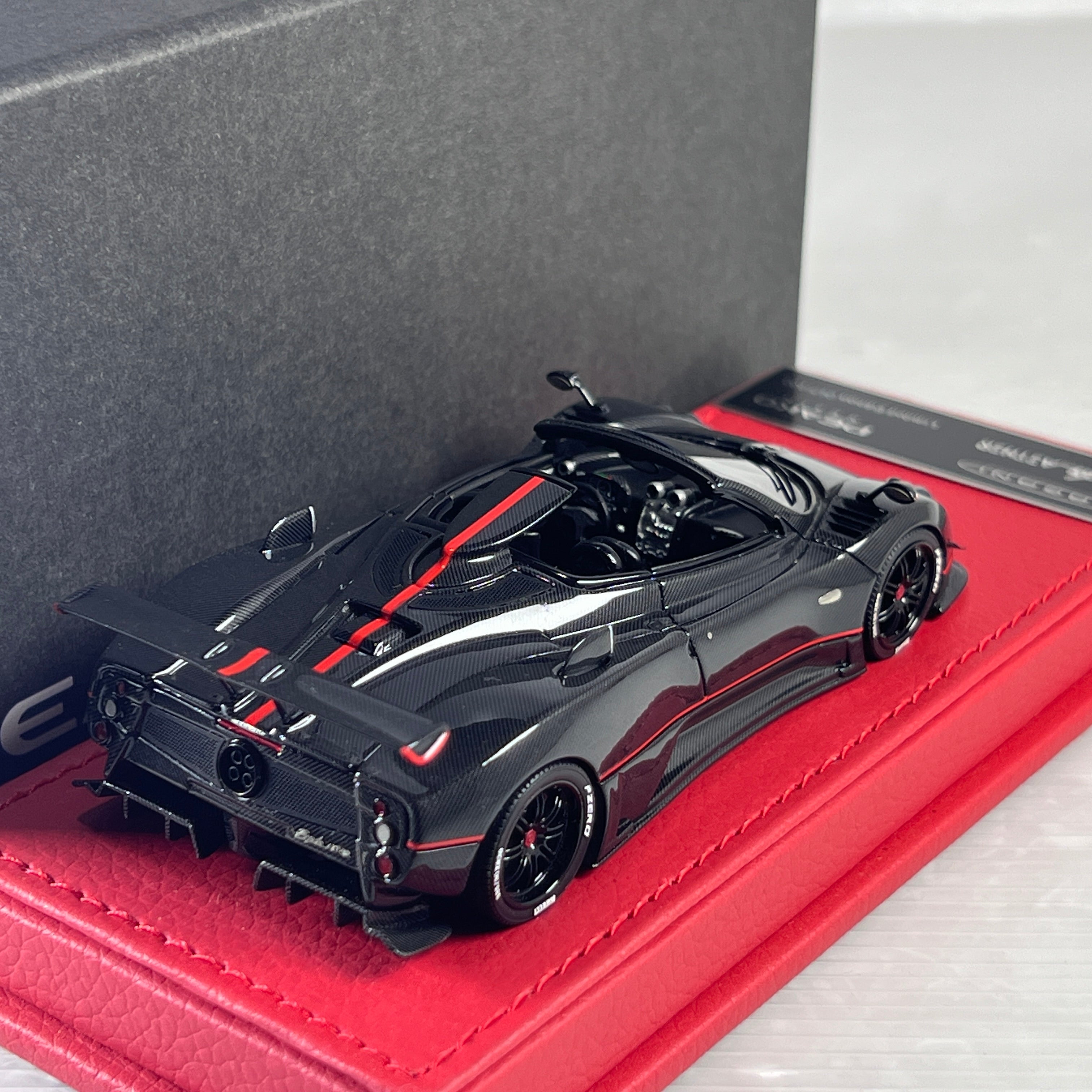 PEAKO 1:43 Pagani Zonda 760 Roadster Aether Full Carbon / UNICA Blue Carbon