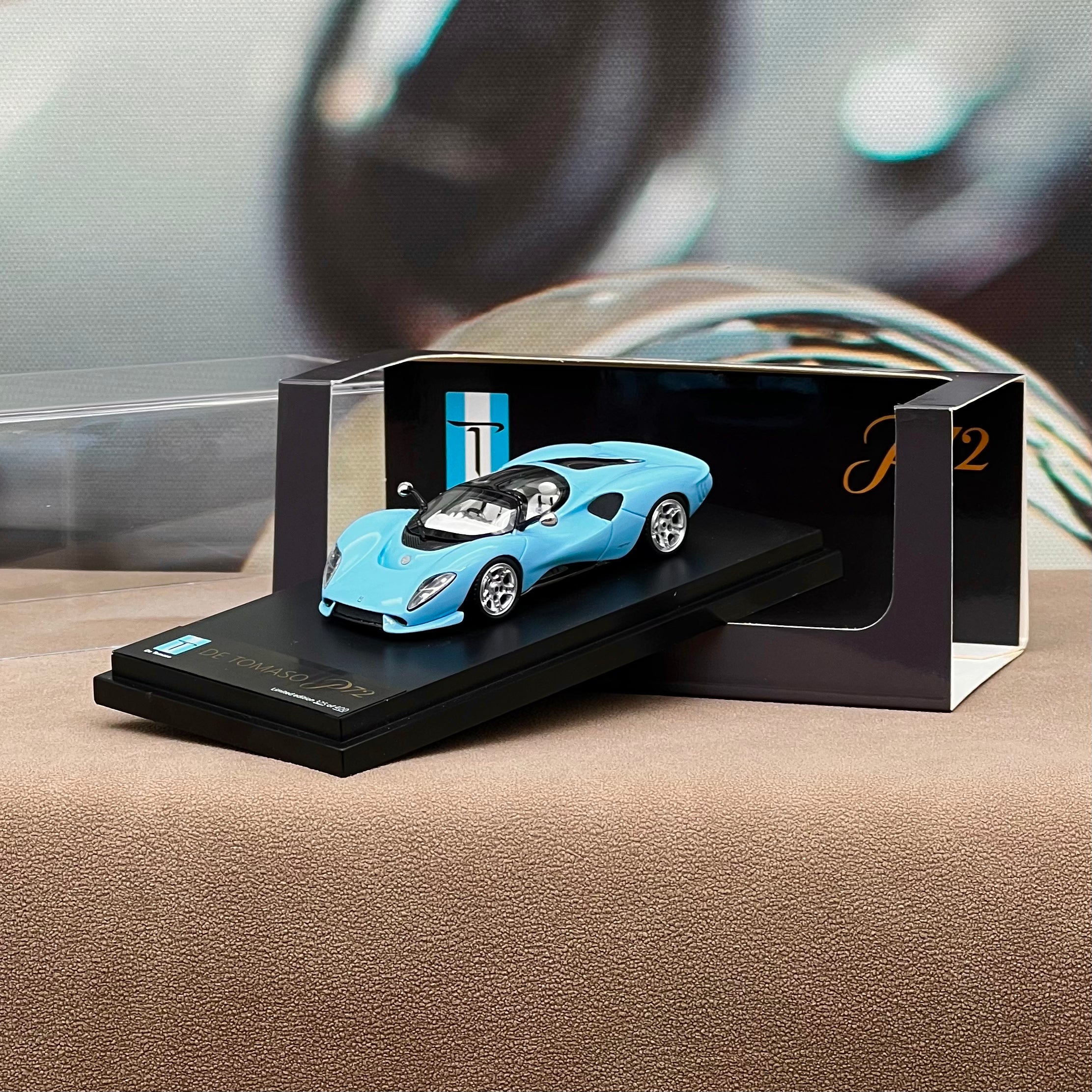 PEAKO 1:64 De Tomaso P72 2020 - Baby Blue