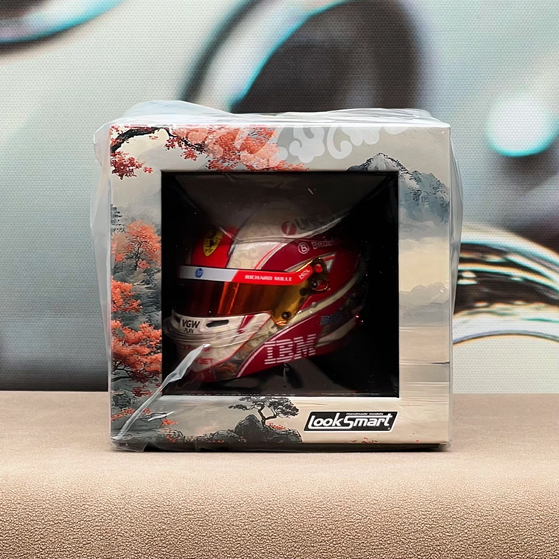 LOOKSMART 1:5 ZHOUGUANYU 2025 HELMET SCUDERIA FERRARI HP - LSHEL010S