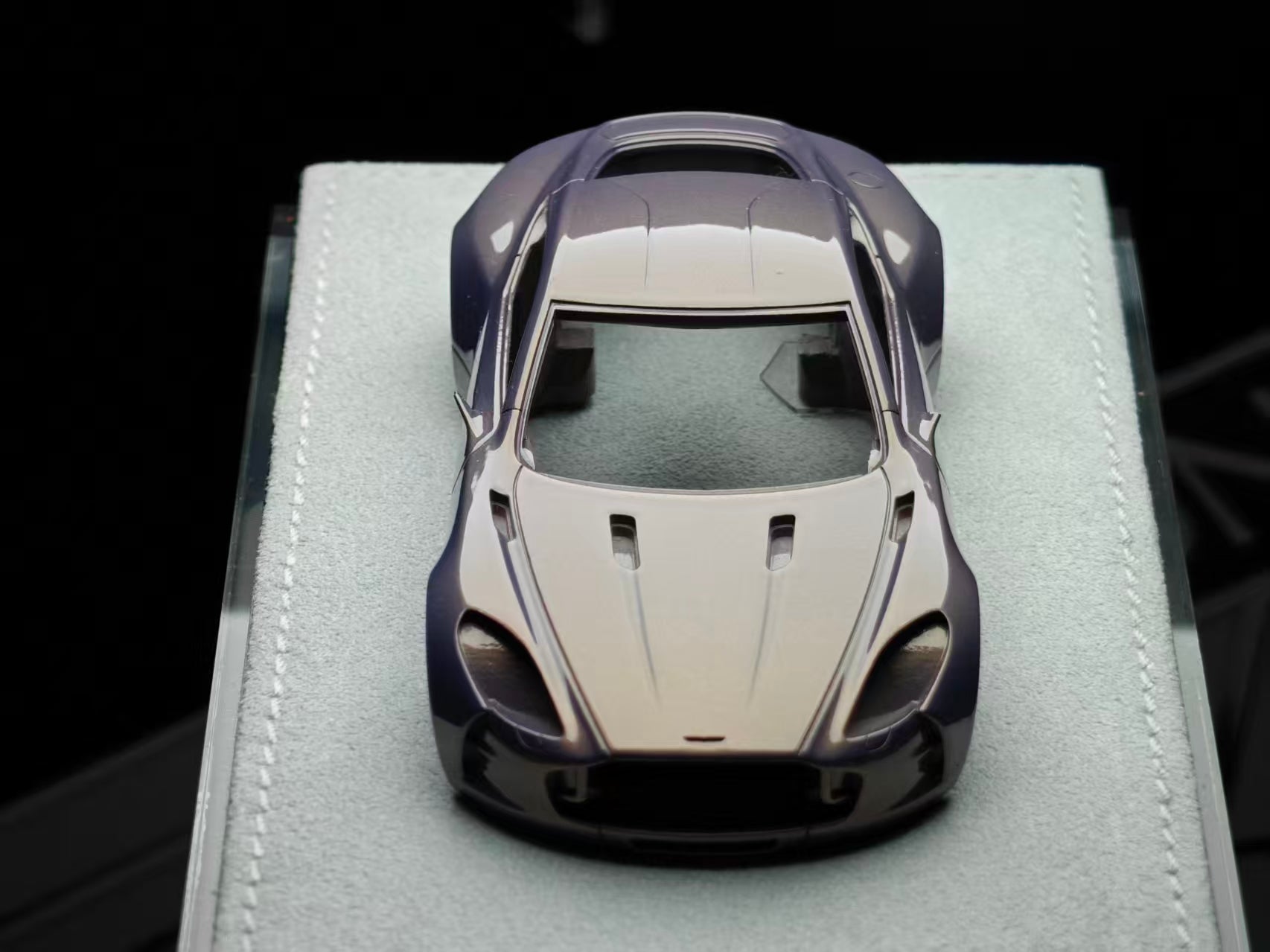 [Pre-order] [Exclusive] FIGART MODEL 1:43 Aston Martin One-77 - Legend Series - Solar Bronze