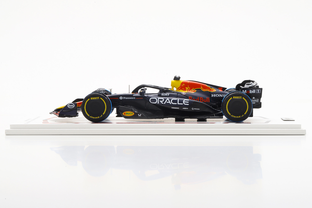 [Pre-order] SPARK 1:43 Oracle Red Bull Racing RB21 No.1 Belgian GP 2025 – Max Verstappen - SP770
