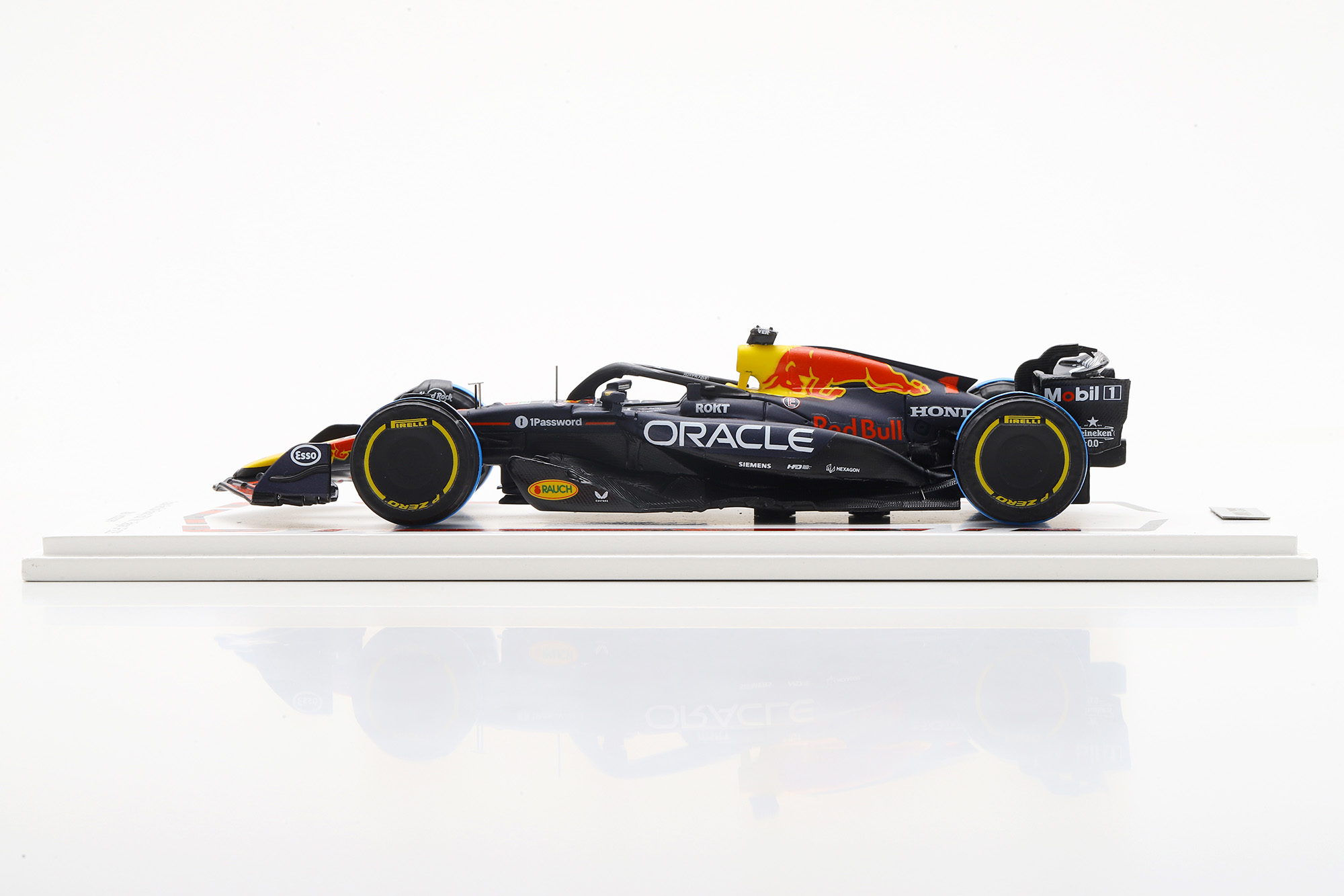 [Pre-order] SPARK 1:43 Oracle Red Bull Racing RB21 No.1 Belgian GP 2025 – Max Verstappen - SP770