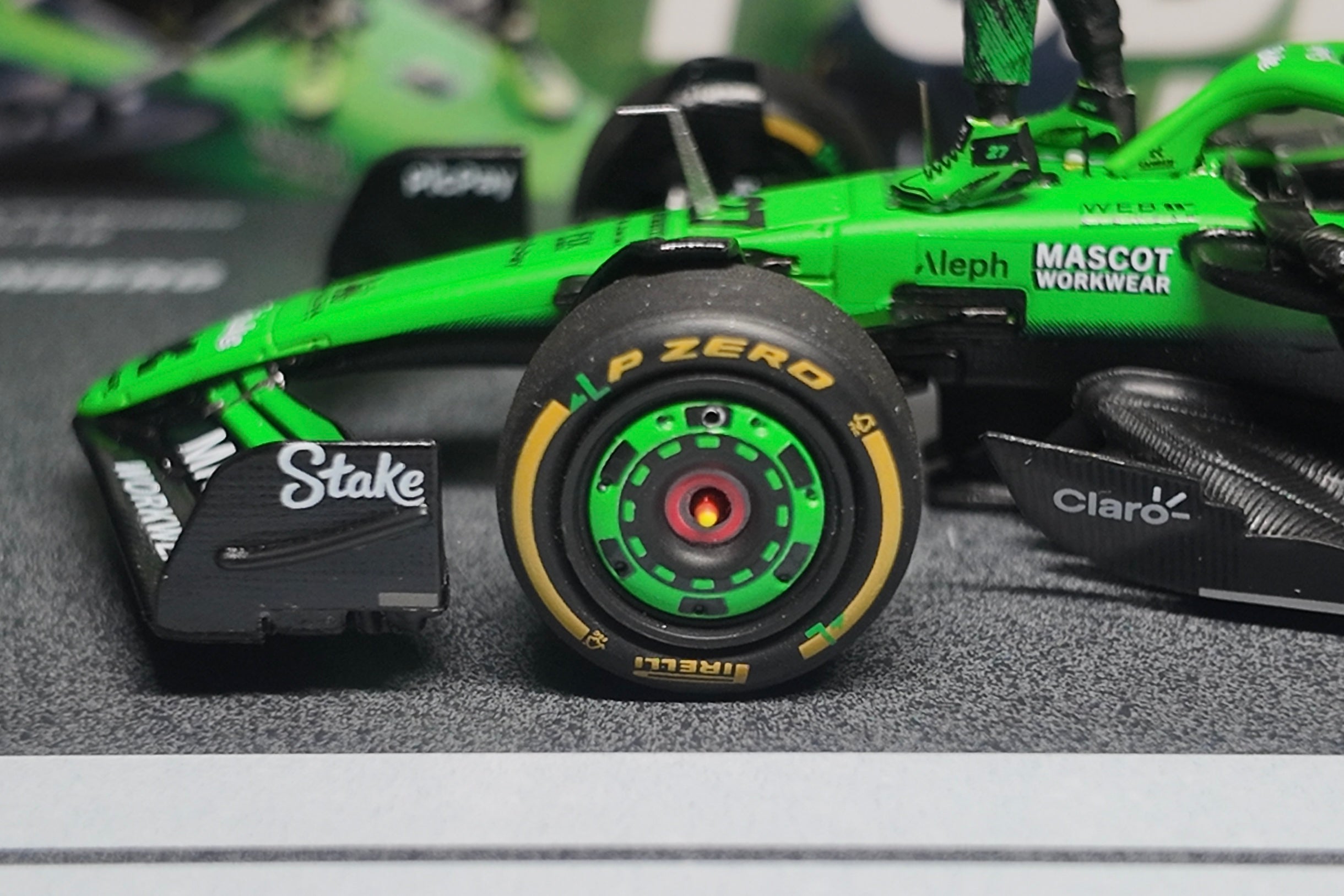 Pre-order] SPARK 1:43 Stake F1 Team Sauber C45 - 3rd - 2025